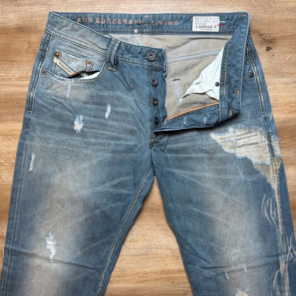 Diesel Larkee-T Jeans Mens 33x32 Blue Tapered Leg Distressed Made in Italy 0068Z